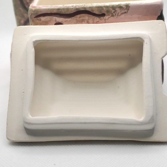 Ceramic Lidded Cottage ,Island Pottery Ltd. Bermuda - Picture 3 of 8